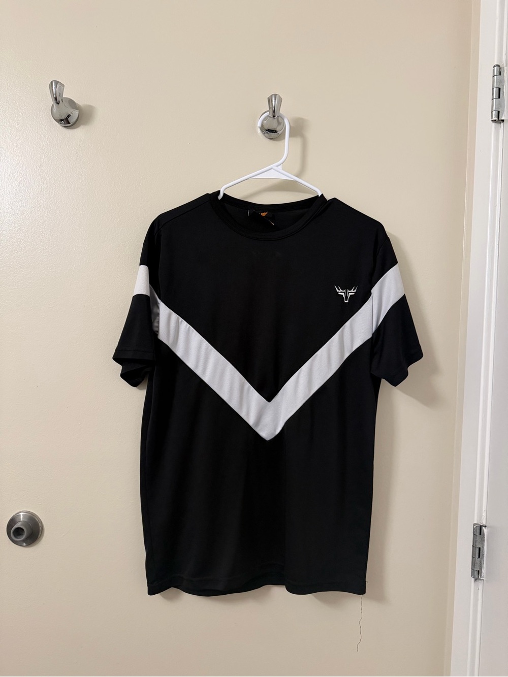 Men's Black Short-Sleeve Athletic Tee with White Chevron